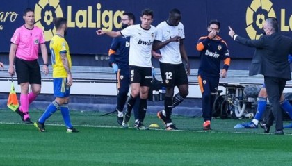 Kai Speed Racing-迪亚哈比-卡拉事件梳理：西足坛绝不容忍种族主义